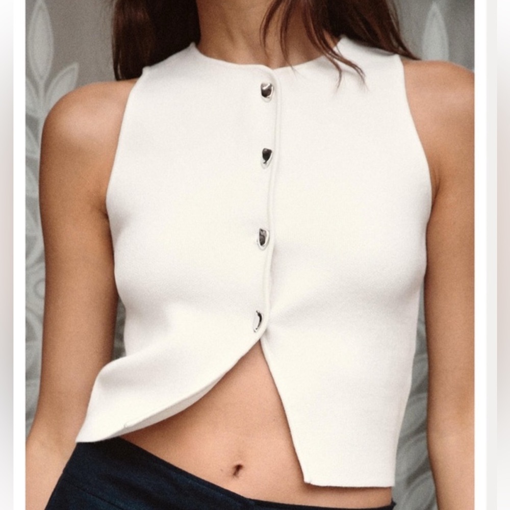 Zara White Plain Knit Buttoned Sleeveless Vest Top